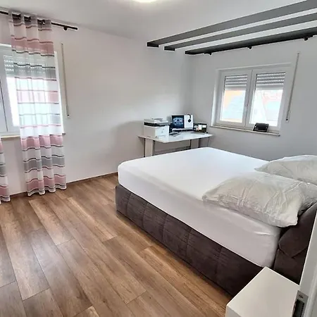Comfortable Semi-detached House *