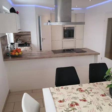 דירה Comfortable Semi-detached House *